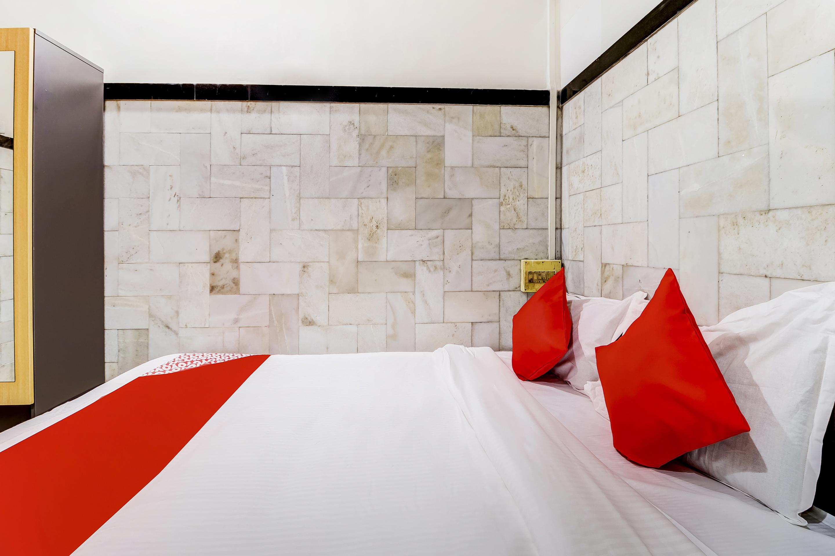 Super Oyo Hotel Dreamland Mumbai Exterior foto