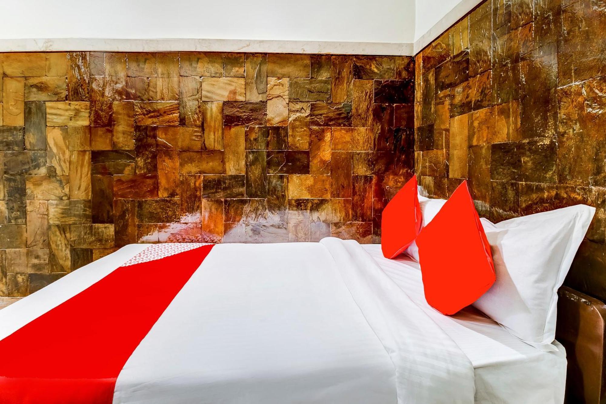 Super Oyo Hotel Dreamland Mumbai Exterior foto