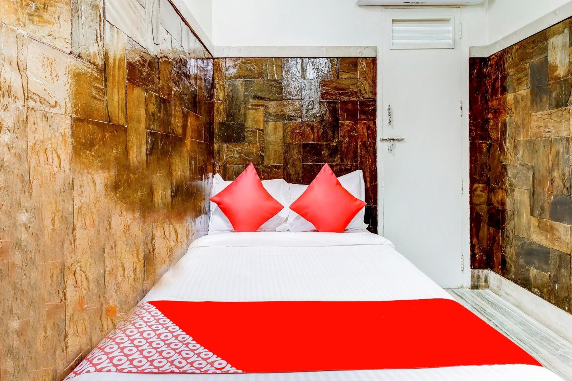 Super Oyo Hotel Dreamland Mumbai Exterior foto